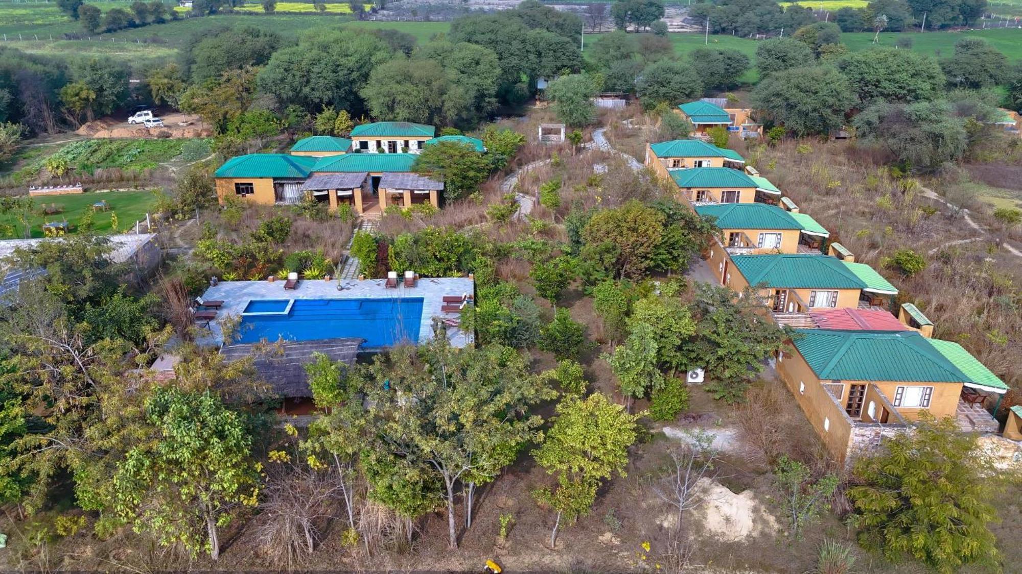 Bagh Serai - Rustic Cottage With Private Pool サワイ・マドプール エクステリア 写真